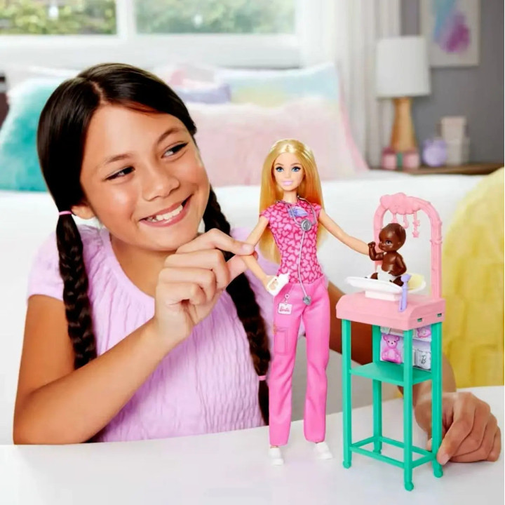 Barbie Loira Quero Ser Profissões Doutora Médica Pediatra | Mattel | Bonecas, Bonecos e Bebês